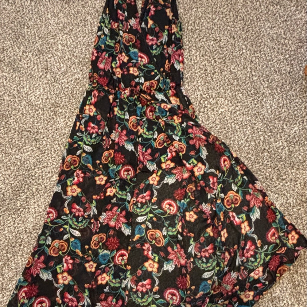 Floral Halter Dress with shorts overlay draped. I bought this for a summer event - Picture 4 of 4